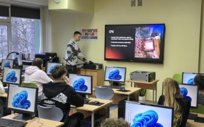 Kompiuterio sandaros pažinimas: iniciatyvi IVc klasės mokinio pamoka pirmokams