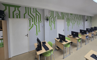 Informatikos kabineto atnaujinimas: mokinių kūryba ir iniciatyva