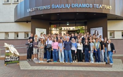 IV klasių gimnazistai lankėsi Šiaulių dramos teatre