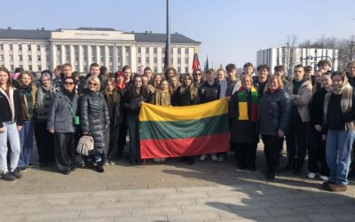 III klasių gimnazistai dalyvavo Kovo 11-osios minėjimo renginiuose